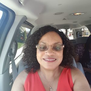 Meet your Posher, Gloria